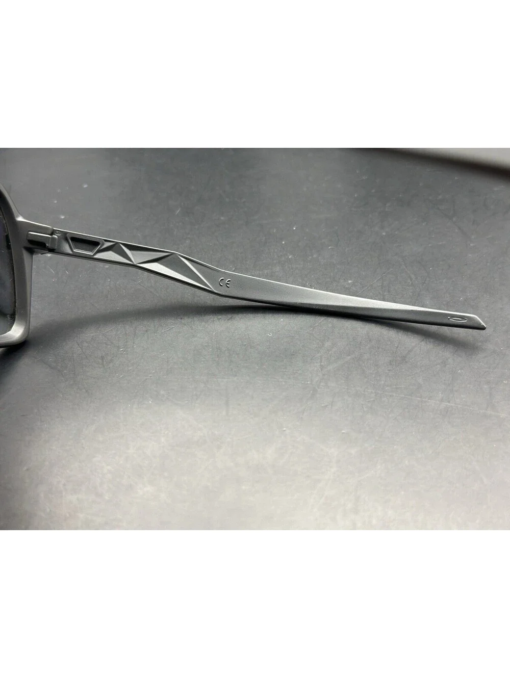 Oakley Sutro Matte Carbon w/ Prizm Sapphire Lens/(Nosepad Included)